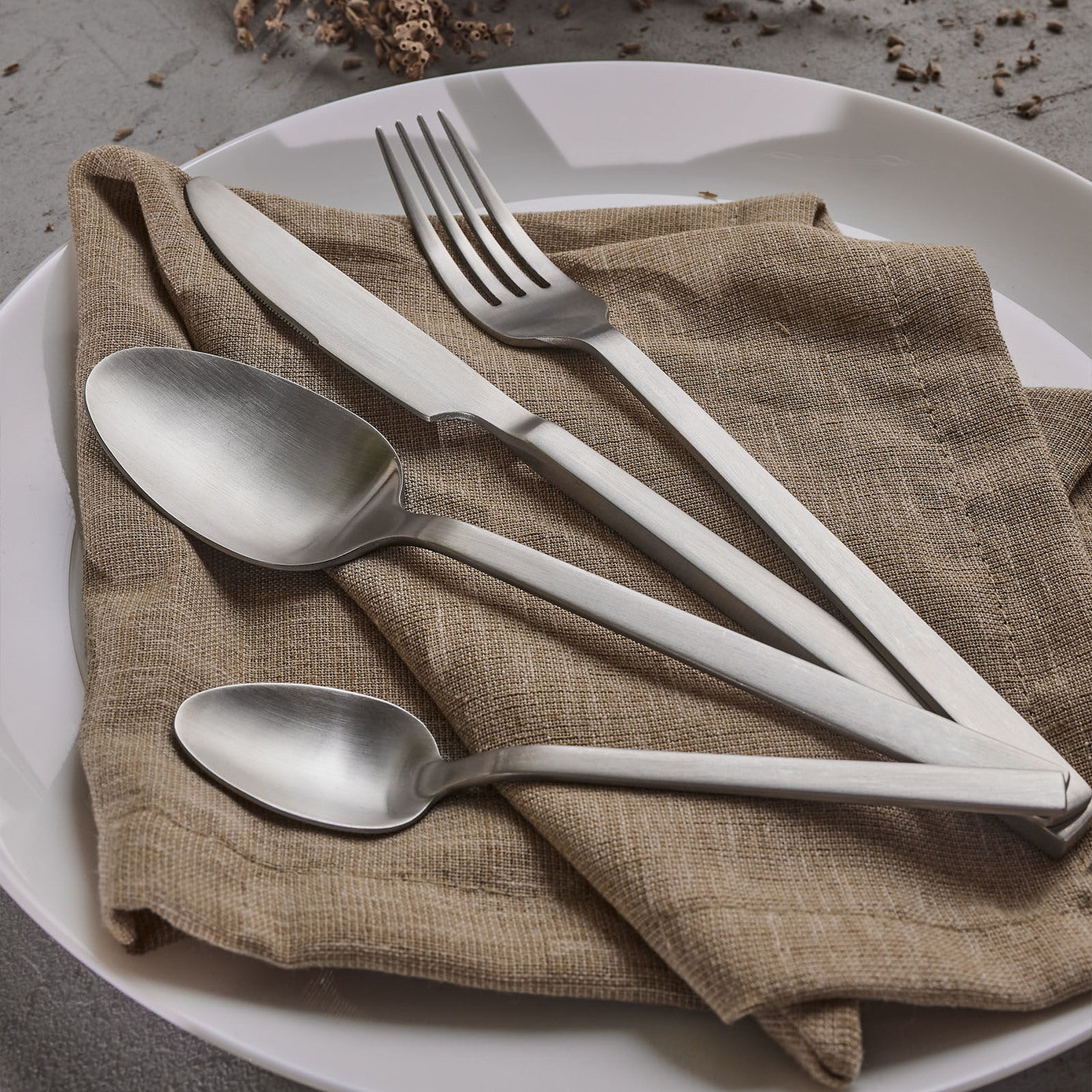 Karaca Enzo 16-Piece Stainless Steel Cutlery Set for 4 People, Silver