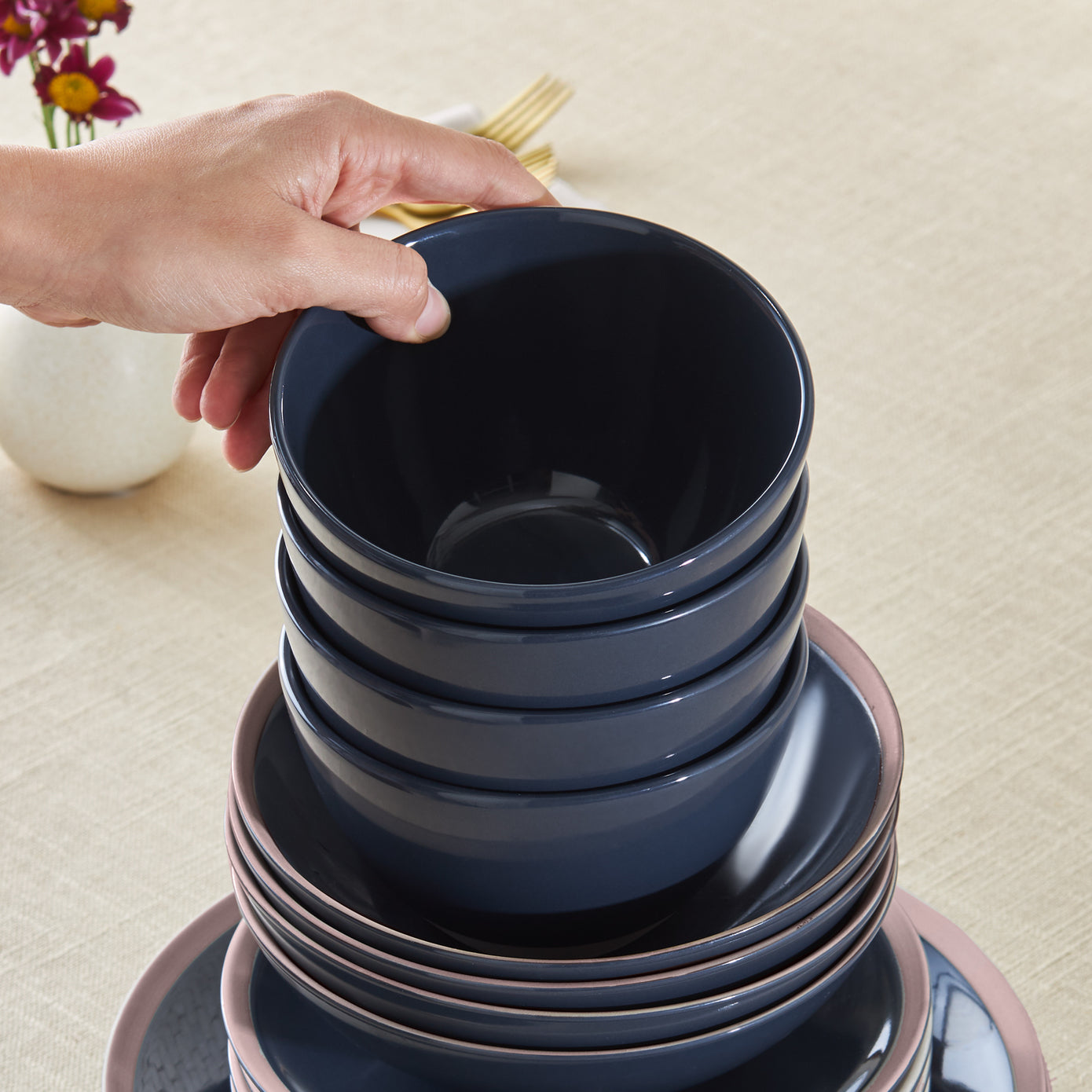Hamburg 16-Piece Stoneware Dinner Set for 4 People, Navy-Black Multi