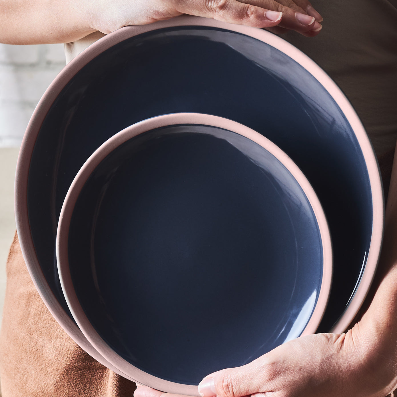 Hamburg 16-Piece Stoneware Dinner Set for 4 People, Navy-Black Multi