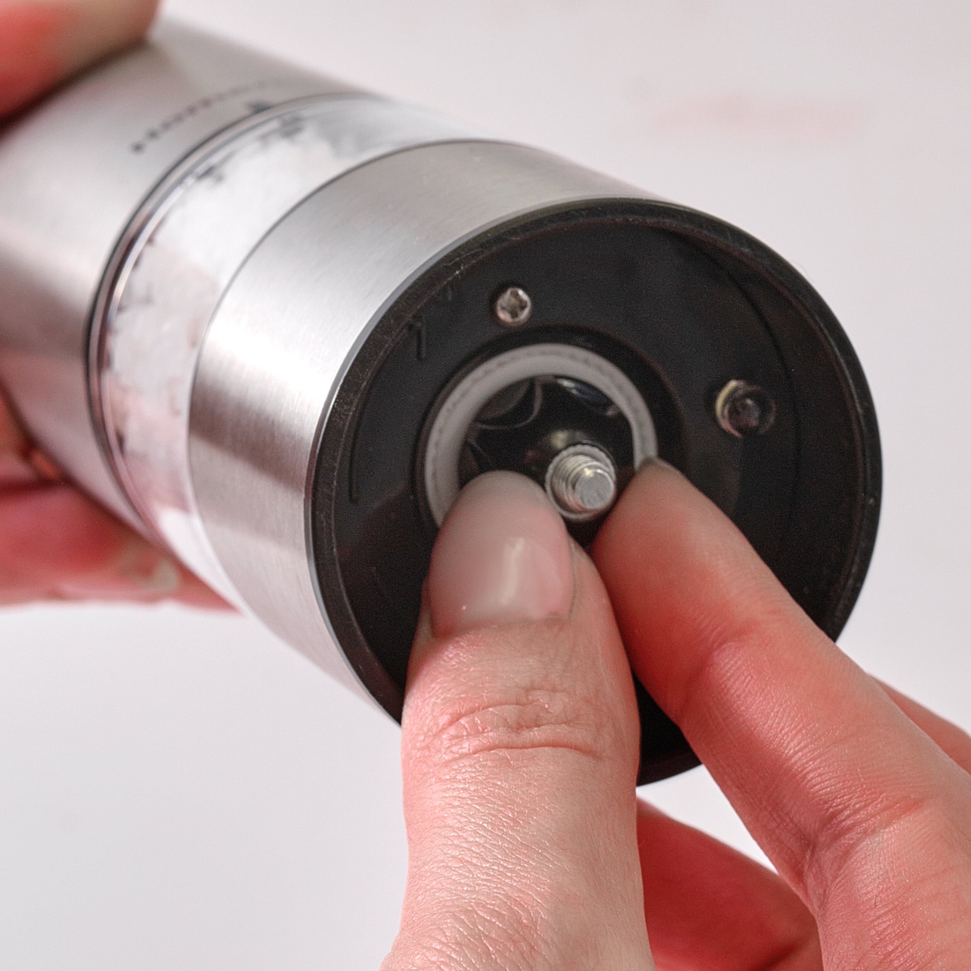 Homend Grindgo 6004UK Electric Salt and Pepper Grinder, Rechargeable with LED Light and Adjustable Grind Seasoning Mill